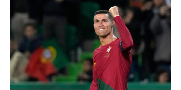 CRISTIANO RONALDO A 200 JALON POUR LE PAYS NATIONAL